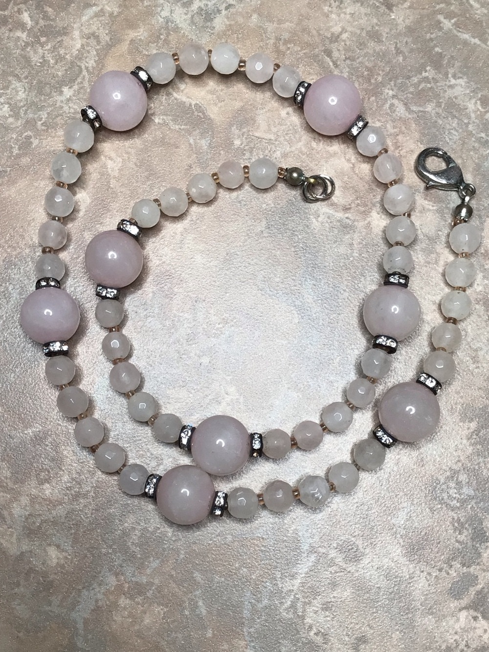 Elegant Vintage Rose Quartz Beaded Necklace - Classic Women's Jewelry